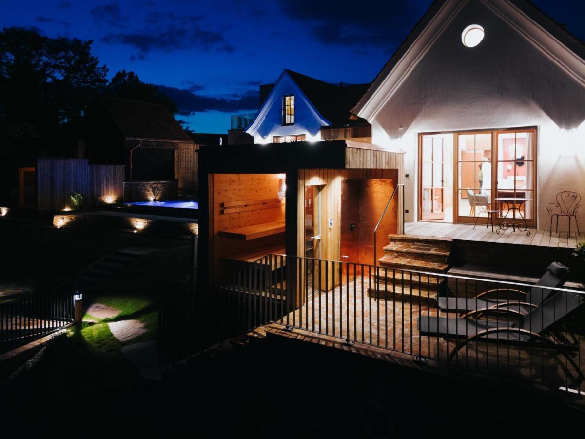 Am Wildbachberg - Luxus Ferienhaeuser Mit Infinitypool, Privatsauna Und Weinkeller Deutschlandsberg Extérieur photo