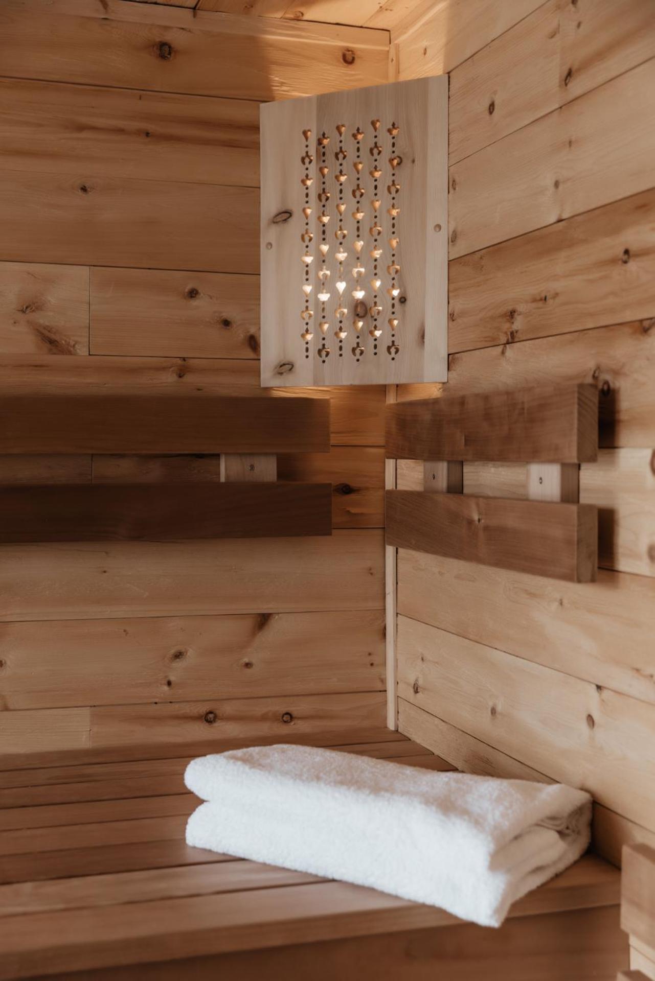 Am Wildbachberg - Luxus Ferienhaeuser Mit Infinitypool, Privatsauna Und Weinkeller Deutschlandsberg Extérieur photo