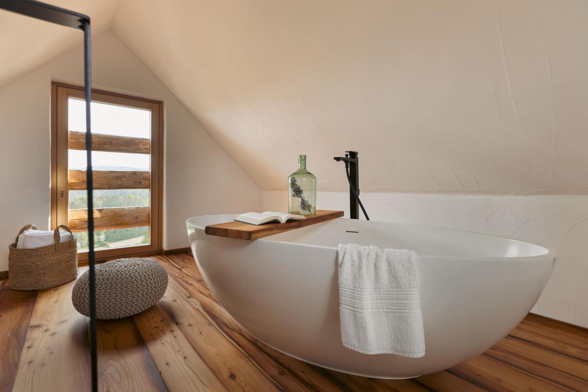 Am Wildbachberg - Luxus Ferienhaeuser Mit Infinitypool, Privatsauna Und Weinkeller Deutschlandsberg Extérieur photo