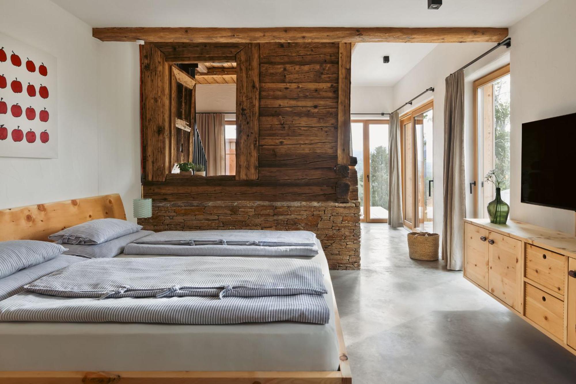 Am Wildbachberg - Luxus Ferienhaeuser Mit Infinitypool, Privatsauna Und Weinkeller Deutschlandsberg Extérieur photo