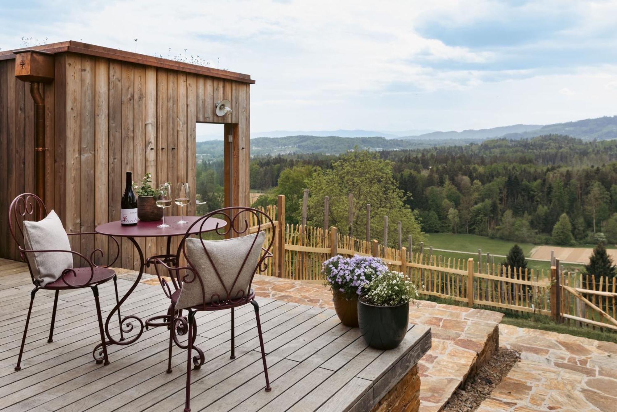 Am Wildbachberg - Luxus Ferienhaeuser Mit Infinitypool, Privatsauna Und Weinkeller Deutschlandsberg Extérieur photo
