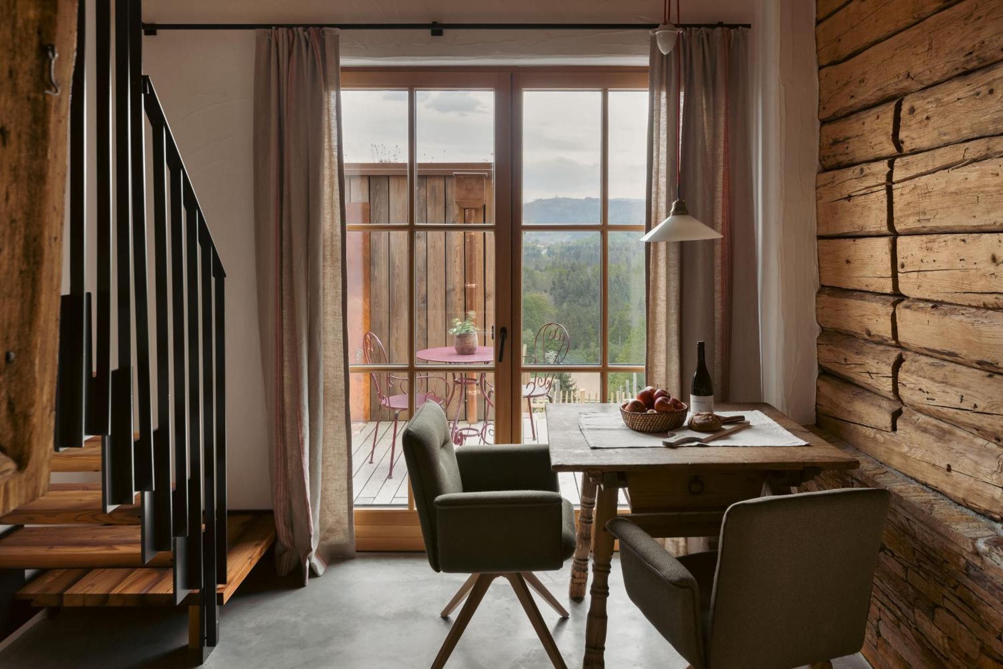 Am Wildbachberg - Luxus Ferienhaeuser Mit Infinitypool, Privatsauna Und Weinkeller Deutschlandsberg Extérieur photo